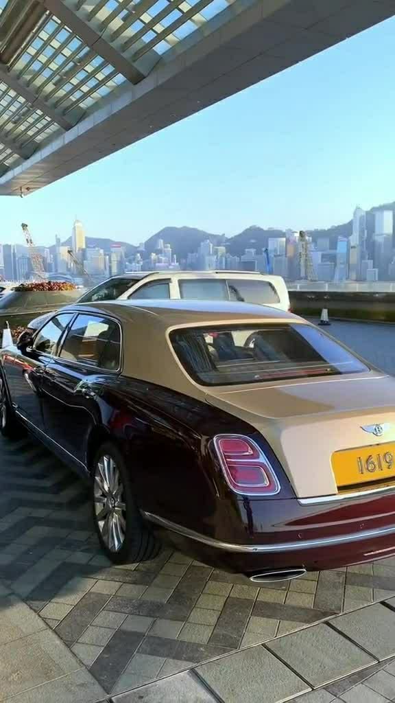 宾利 慕尚!双拼色真的太合适了!