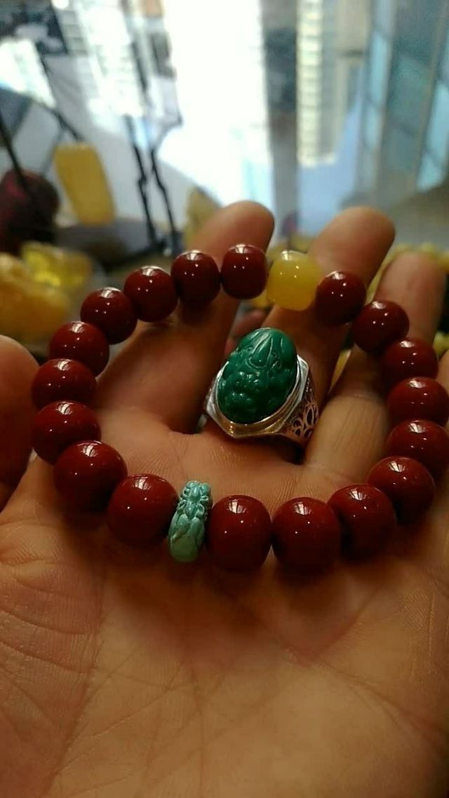 四川瓦西料老型珠手串,配蜜蜡老型珠,松石龙扣,全套原矿满色满肉,佩戴